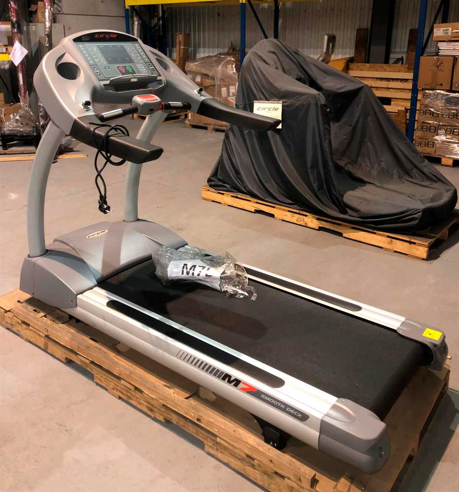 Заказать Беговая дорожка Circle Fitness M7 (б/у), 320000 руб.